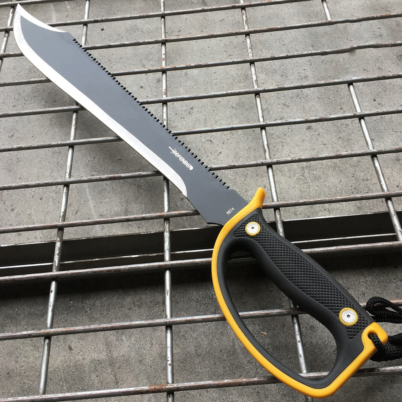 60.96cm Sawback Blade Full Tang Hunting Machete 1