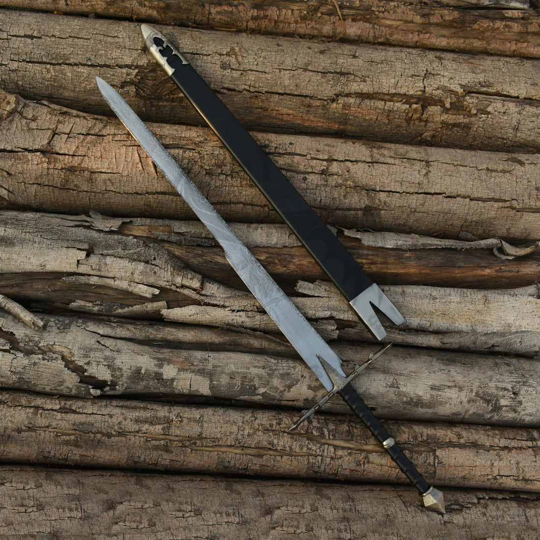 The Story Behind the Ringwraith Nazgul Sword and Its Dark Fantasy Design