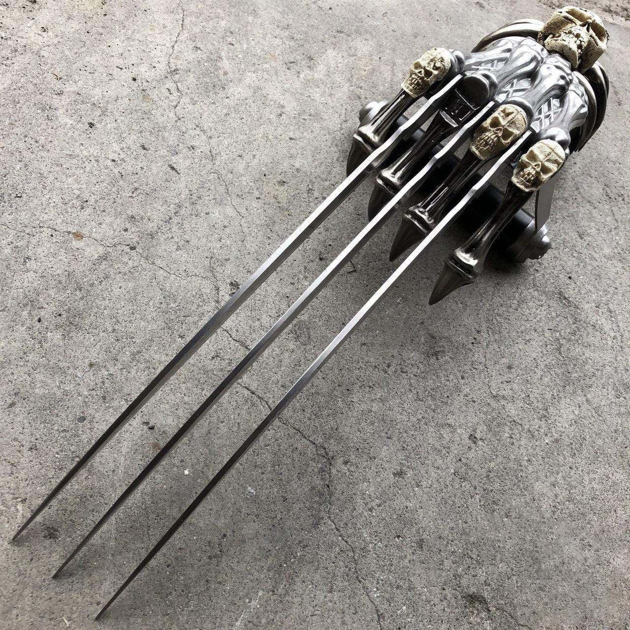 43.18cm Wolverine Claw Fixed Blade Knife 1